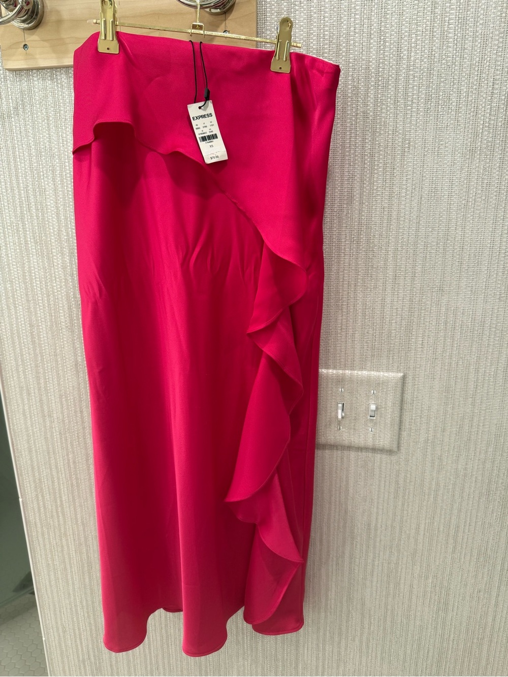 Express Bright Fuchsia Ruffle Detail skirt - Picture 1 of 3